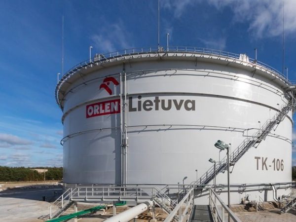 Storage tanks at Būtingė oil terminal